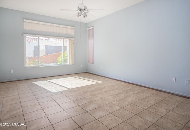 938 E Grass Meadow Place, Oro Valley, AZ 85755