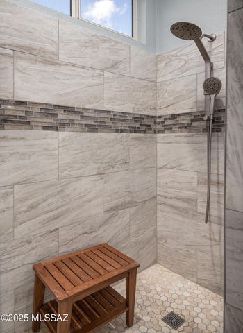 938 E Grass Meadow Place, Oro Valley, AZ 85755