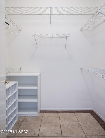 938 E Grass Meadow Place, Oro Valley, AZ 85755