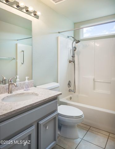 938 E Grass Meadow Place, Oro Valley, AZ 85755