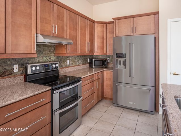 938 E Grass Meadow Place, Oro Valley, AZ 85755