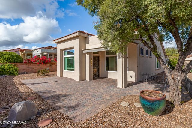 938 E Grass Meadow Place, Oro Valley, AZ 85755