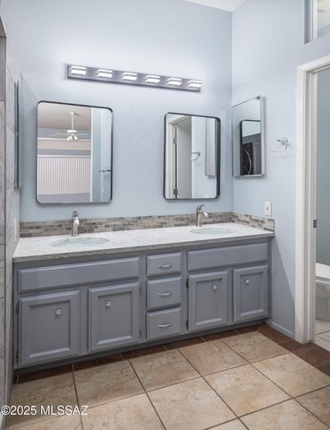 938 E Grass Meadow Place, Oro Valley, AZ 85755