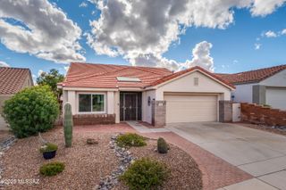 938 E Grass Meadow Place, Oro Valley, AZ 85755