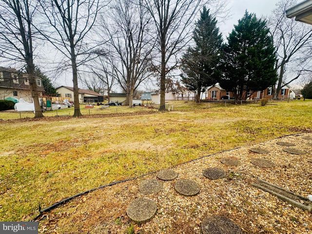 303 WESTMORELAND DR, Stephens City, VA 22655