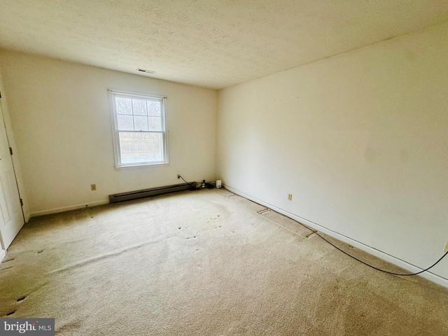 303 WESTMORELAND DR, Stephens City, VA 22655