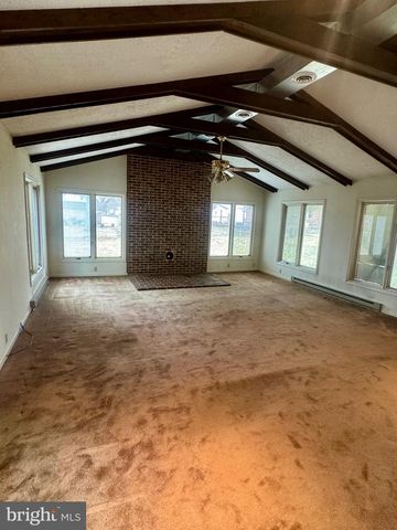 303 WESTMORELAND DR, Stephens City, VA 22655