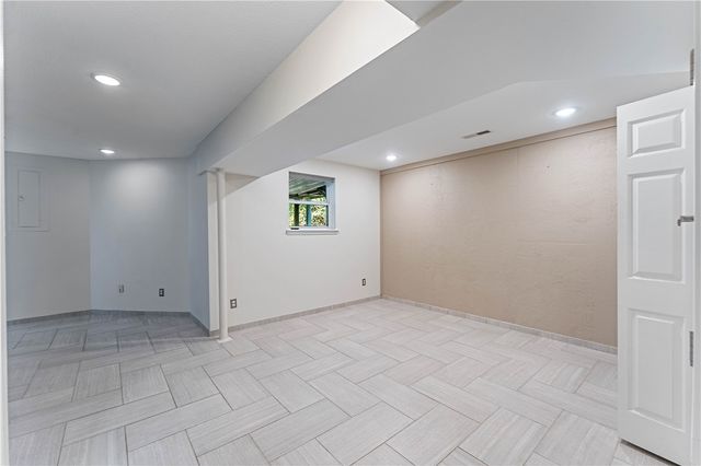 2411 N Bronze Tree Drive, Fayetteville, AR 72703