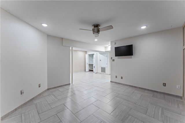 2411 N Bronze Tree Drive, Fayetteville, AR 72703