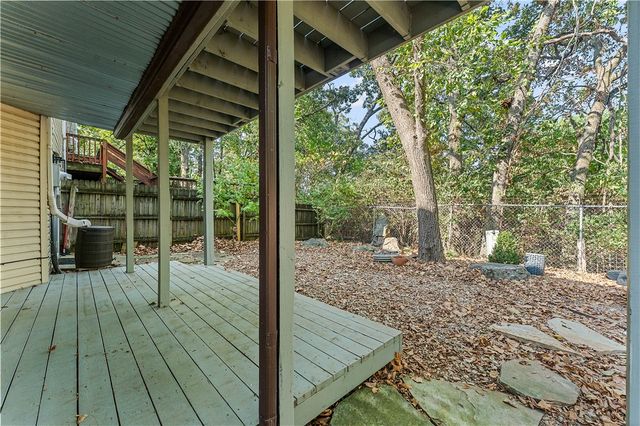 2411 N Bronze Tree Drive, Fayetteville, AR 72703