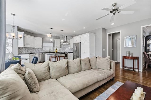 12914 Mackey Street, Overland Park, KS 66213