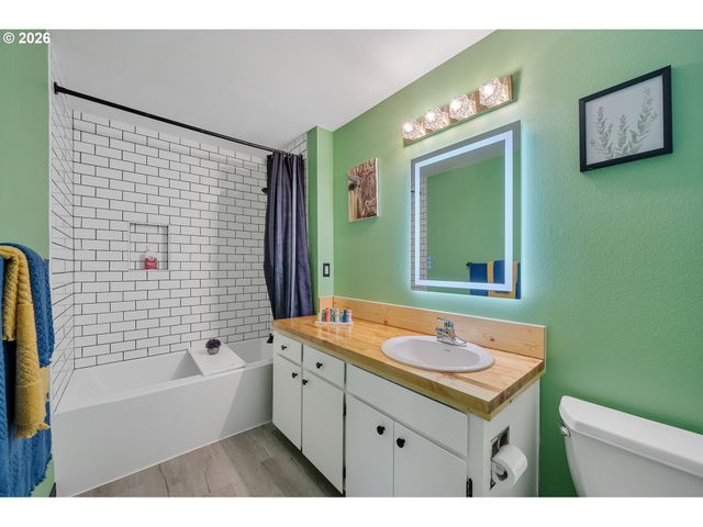 8630 BEWLEY St, Bay City, OR 97107