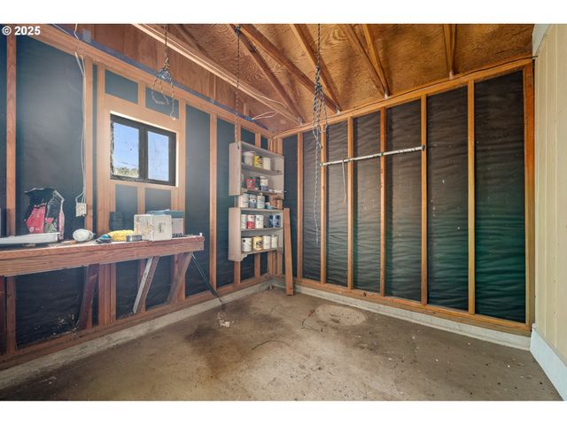 8630 BEWLEY St, Bay City, OR 97107