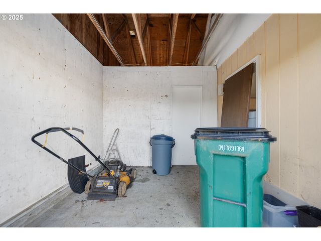 8630 BEWLEY St, Bay City, OR 97107