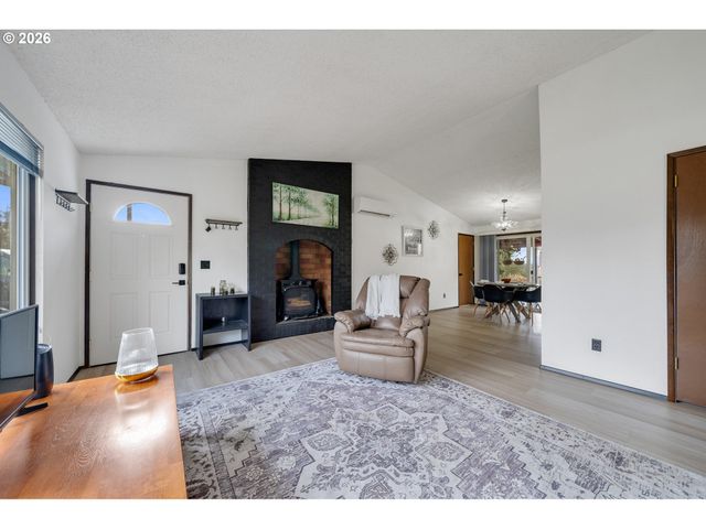 8630 BEWLEY St, Bay City, OR 97107