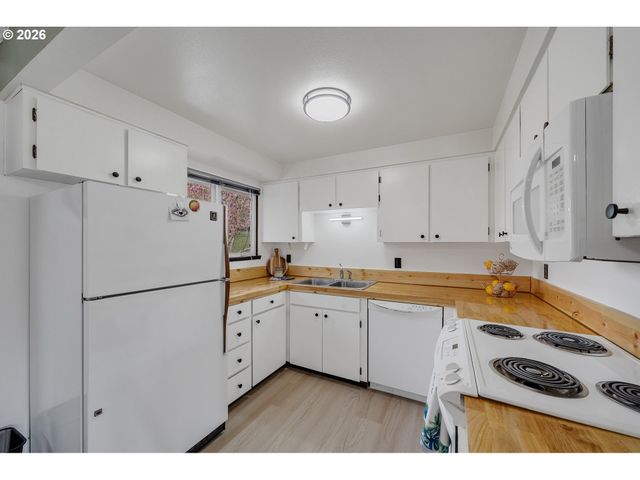 8630 BEWLEY St, Bay City, OR 97107