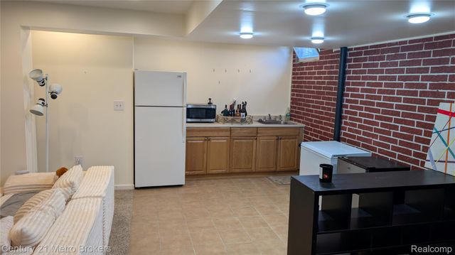 6138 Deer Park Pass, Burton, MI 48439