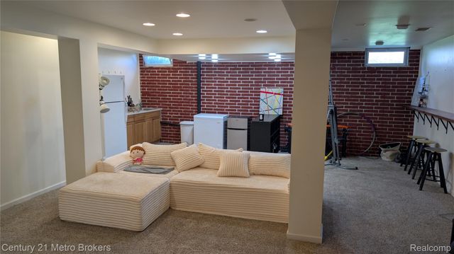 6138 Deer Park Pass, Burton, MI 48439