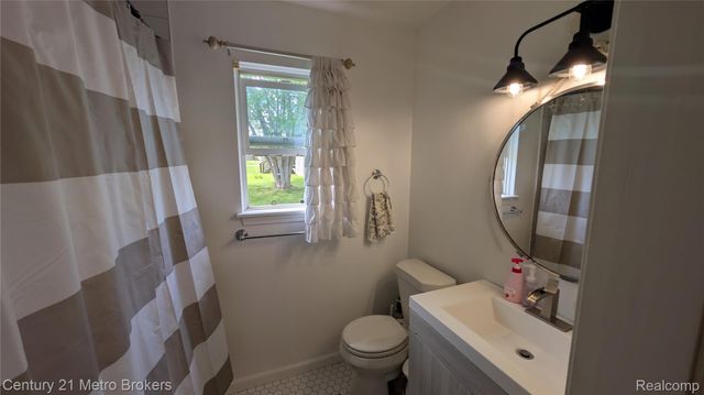 6138 Deer Park Pass, Burton, MI 48439
