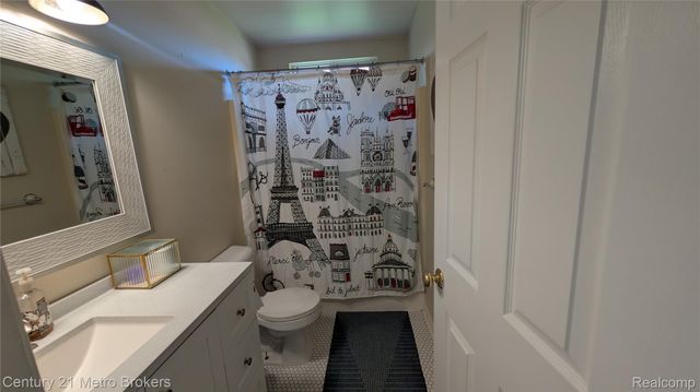 6138 Deer Park Pass, Burton, MI 48439