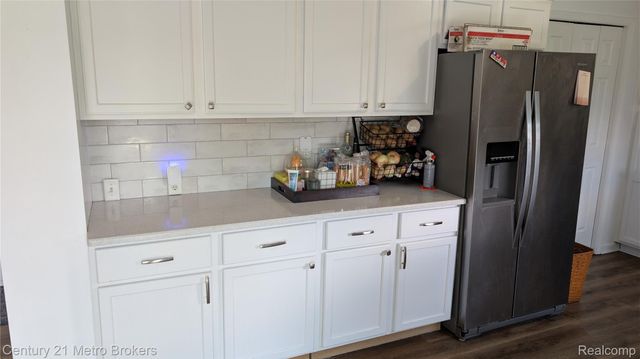 6138 Deer Park Pass, Burton, MI 48439