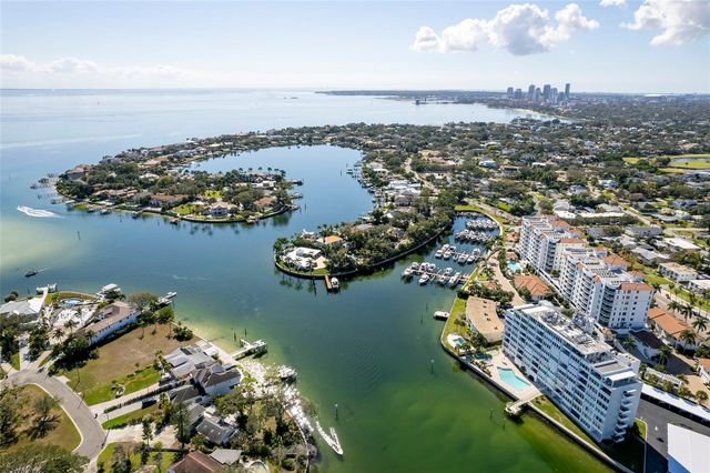 1365 SNELL ISLE BOULEVARD NE 2B, St Petersburg, FL 33704