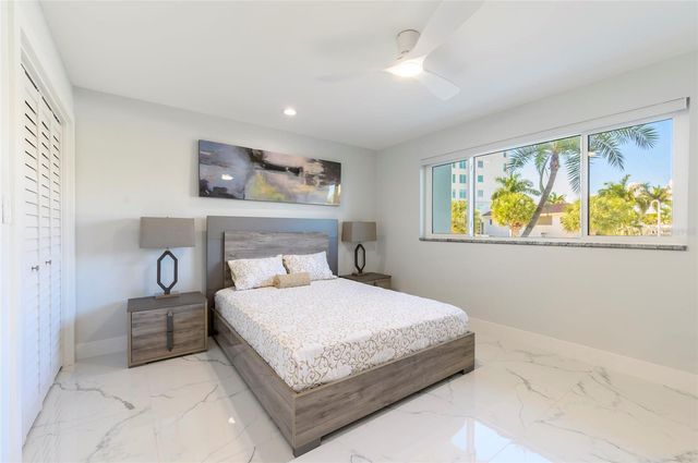 1365 SNELL ISLE BOULEVARD NE 2B, St Petersburg, FL 33704