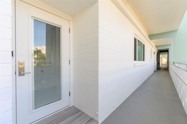 1365 SNELL ISLE BOULEVARD NE 2B, St Petersburg, FL 33704