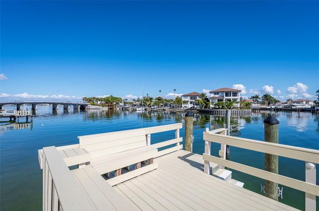 1365 SNELL ISLE BOULEVARD NE 2B, St Petersburg, FL 33704