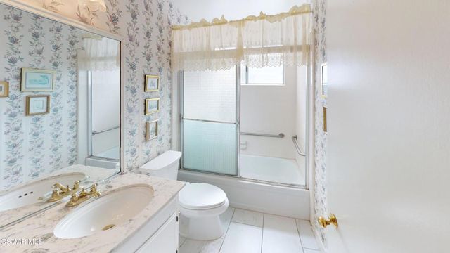 10900 Des Moines Avenue, Porter Ranch, CA 91326