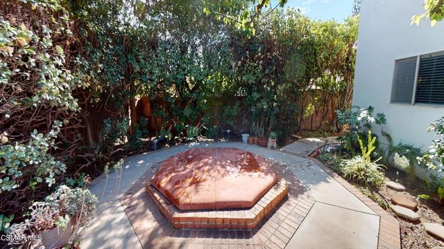 10900 Des Moines Avenue, Porter Ranch, CA 91326