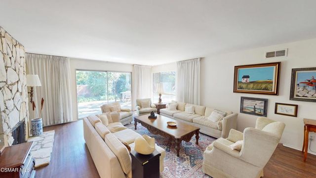 10900 Des Moines Avenue, Porter Ranch, CA 91326