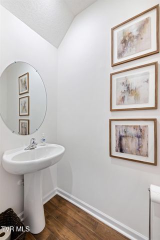 228 Artist Avenue, Johnson City, TN 37615