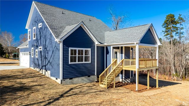 408 Falcons Lair West Drive, Walhalla, SC 29691