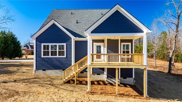 408 Falcons Lair West Drive, Walhalla, SC 29691