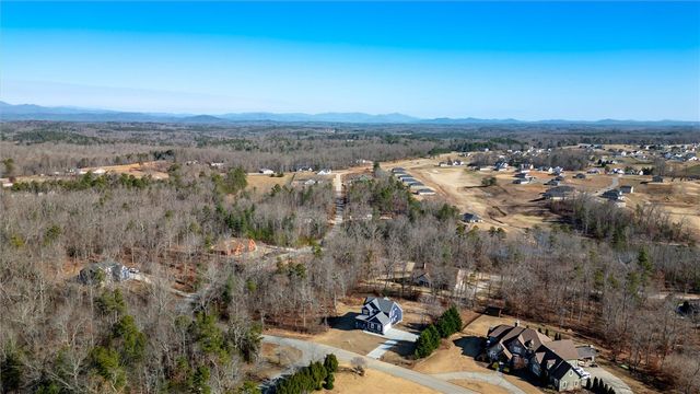 408 Falcons Lair West Drive, Walhalla, SC 29691