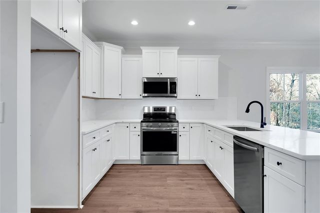 408 Falcons Lair West Drive, Walhalla, SC 29691