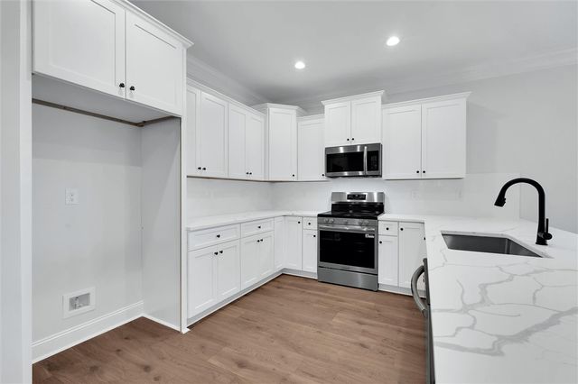 408 Falcons Lair West Drive, Walhalla, SC 29691