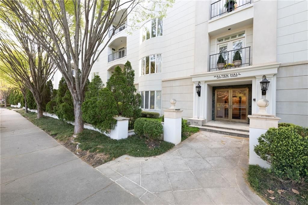 2960 Pharr Court South NW N4, Atlanta, GA 30305