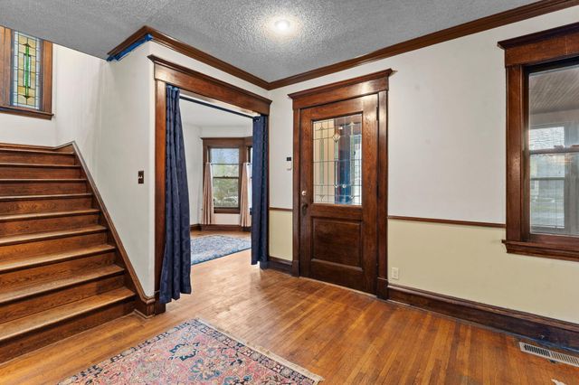 924 Marshall Avenue, Saint Paul, MN 55104