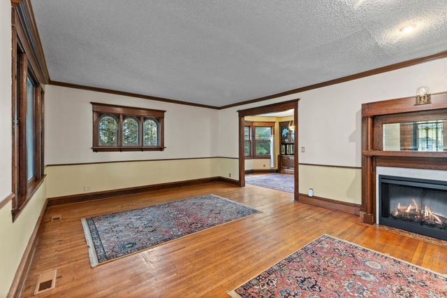 924 Marshall Avenue, Saint Paul, MN 55104