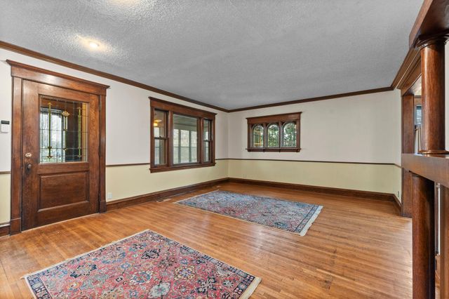924 Marshall Avenue, Saint Paul, MN 55104
