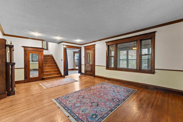 924 Marshall Avenue, Saint Paul, MN 55104