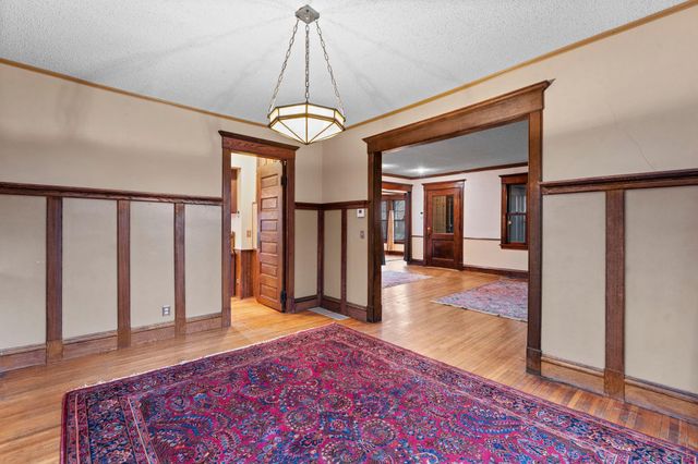 924 Marshall Avenue, Saint Paul, MN 55104