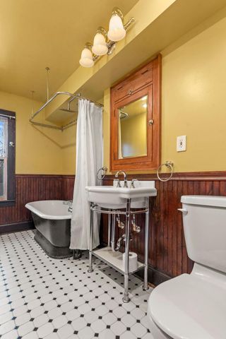 924 Marshall Avenue, Saint Paul, MN 55104