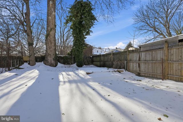 24 MAPLE TER, Clifton Heights, PA 19018