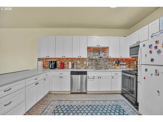 4930 Se 122ND Ave, Portland, OR 97236