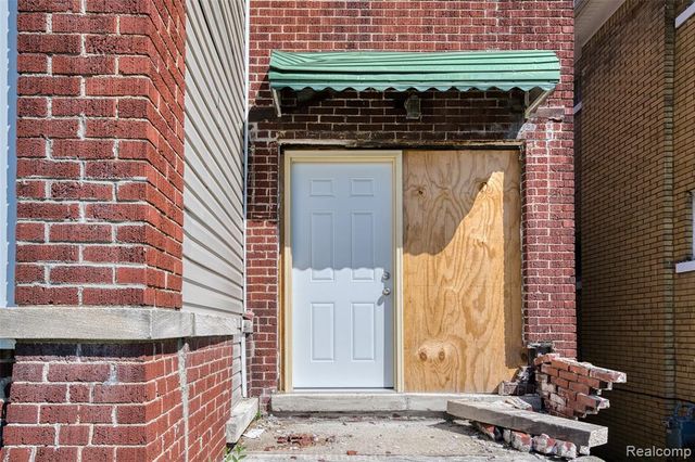 1976 Clairmount Street, Detroit, MI 48206