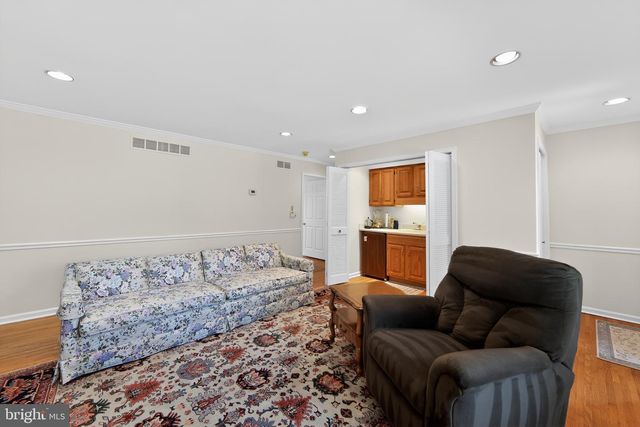 2119 COUNTY LINE RD, Villanova, PA 19085