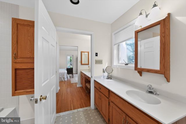2119 COUNTY LINE RD, Villanova, PA 19085